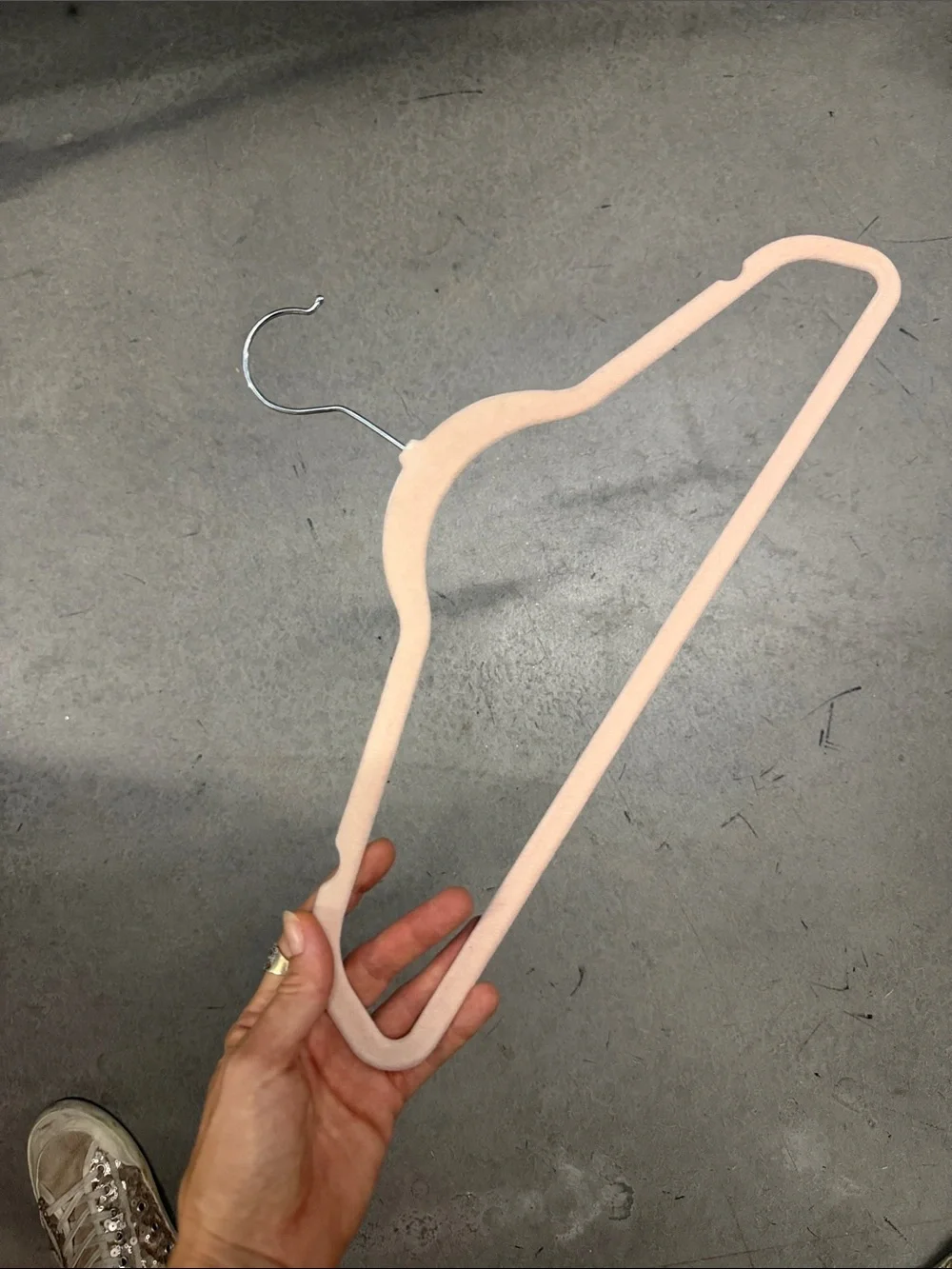 30 Plush Velvet Slim Pink Clothes Hanger - Neutral Brand